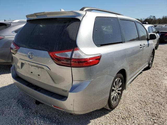 Photo 4 from auction – 2018 TOYOTA SIENNA XLE with VIN 5TDYZ3DC9JS935692