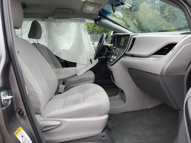 Foto 5 de la subasta – 2017 TOYOTA SIENNA con VIN 5TDZZ3DC9HS848955