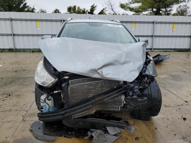Photo 9 from auction – 2011 HYUNDAI TUCSON GLS with VIN KM8JU3AC3BU290812