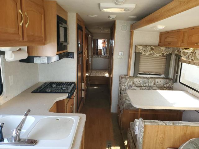 Photo 6 from auction – 2004 WORKHORSE CUSTOM CHASSIS MOTORHOME with VIN 5B4MP67G443378237