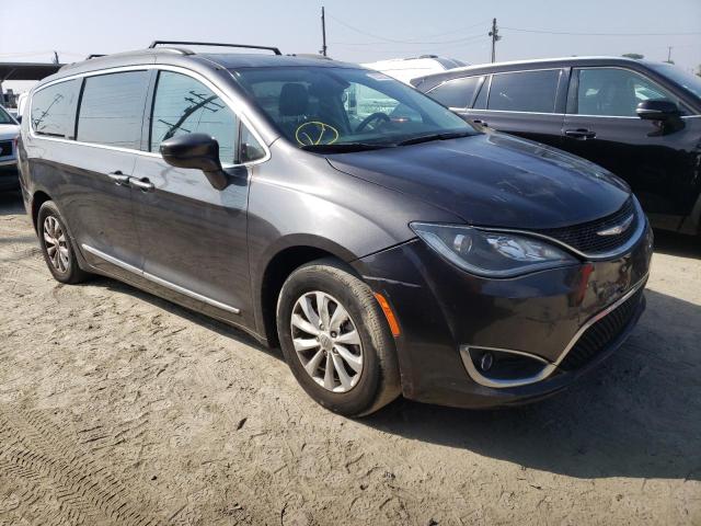 CHRYSLER PACIFICA T 2017 with VIN 2C4RC1BG8HR642367 - Photo from auction