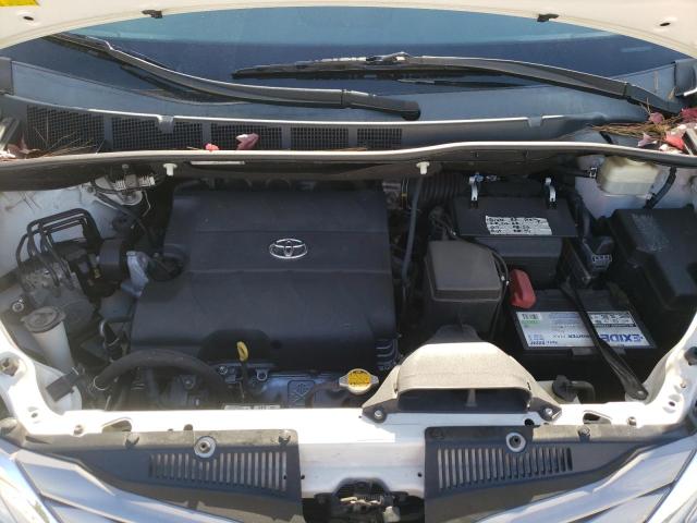Photo 7 from auction – 2015 TOYOTA SIENNA XLE with VIN 5TDYK3DC8FS688841