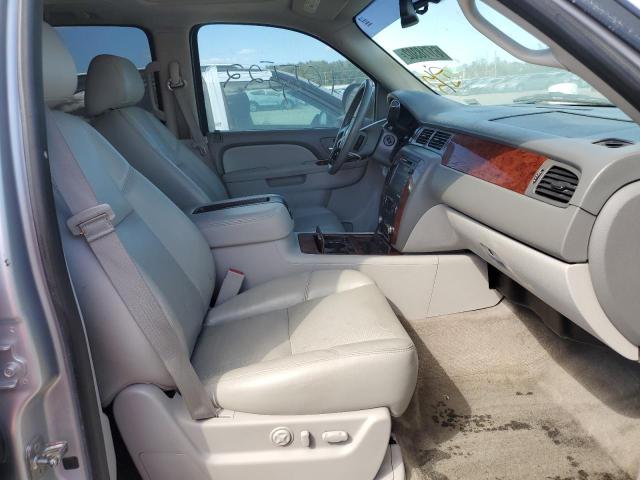 Photo 5 from auction – 2013 CHEVROLET AVALANCHE with VIN 3GNTKGE75DG328044