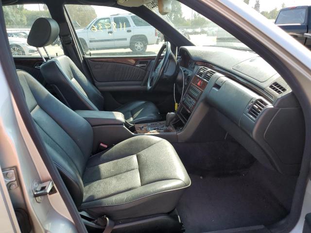 Photo 5 from auction – 1998 MERCEDES-BENZ E 320 with VIN WDBJF65F5WA624235
