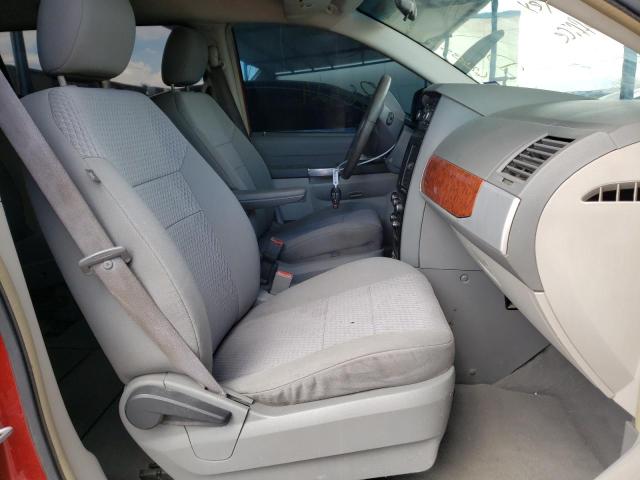 Photo 5 from auction – 2008 CHRYSLER TOWN & COU with VIN 2A8HR54P58R697348