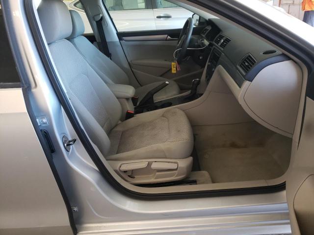 Photo 5 from auction – 2014 VOLKSWAGEN PASSAT S with VIN 1VWAS7A38EC117974