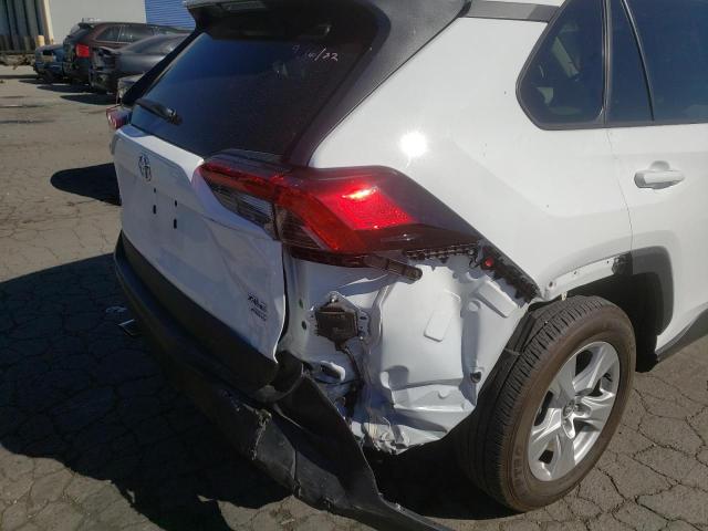 Photo 9 from auction – 2021 TOYOTA RAV4 XLE with VIN 2T3P1RFV2MC162296