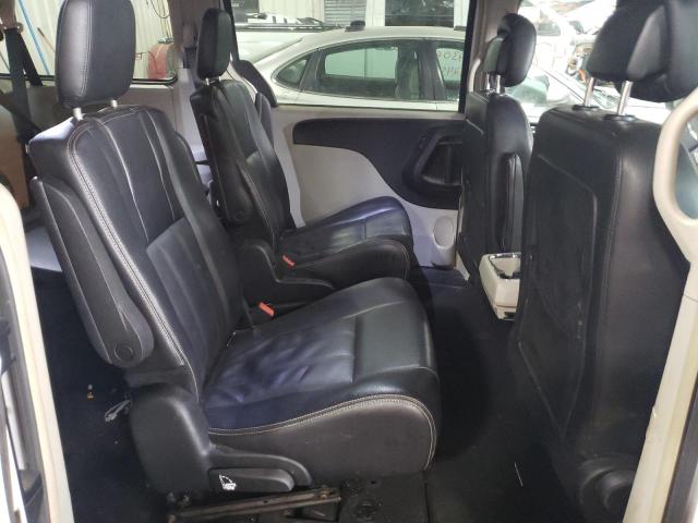 Photo 6 from auction – 2015 CHRYSLER TOWN & COU with VIN 2C4RC1BG8FR571233