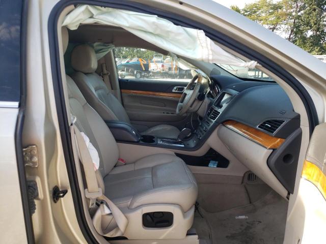 Photo 5 from auction – 2011 LINCOLN MKT with VIN 2LMHJ5AT1BBJ52635