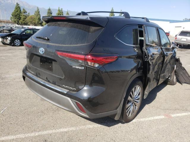 Photo 4 from auction – 2022 TOYOTA HIGHLANDER with VIN 5TDEBRCHXNS082880