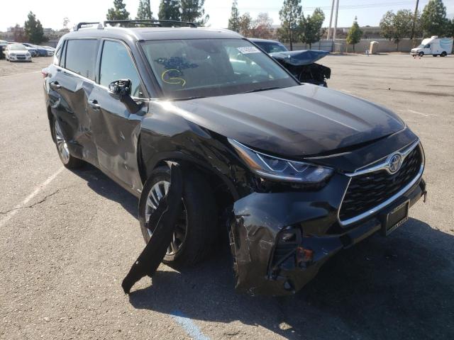 TOYOTA HIGHLANDER 2022 with VIN 5TDEBRCHXNS082880 - Photo from auction