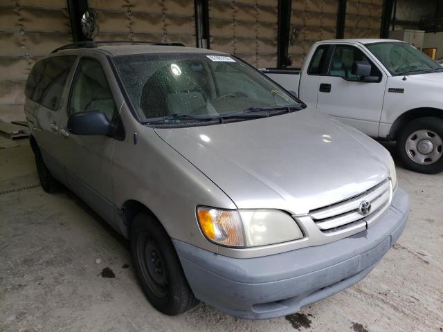TOYOTA SIENNA LE 2001 with VIN 4T3ZF13C01U395568 - Photo from auction
