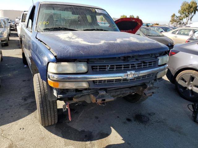 CHEVROLET SILVERADO 2000 with VIN 1GCEC19VXYZ329538 - Photo from auction