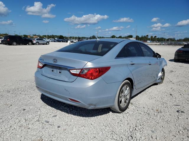 Photo 4 from auction – 2011 HYUNDAI ACCENT with VIN 5NPEB4AC1BH225131