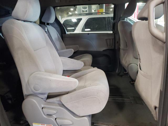 Photo 6 from auction – 2016 TOYOTA SIENNA LE with VIN 5TDKK3DC3GS752940
