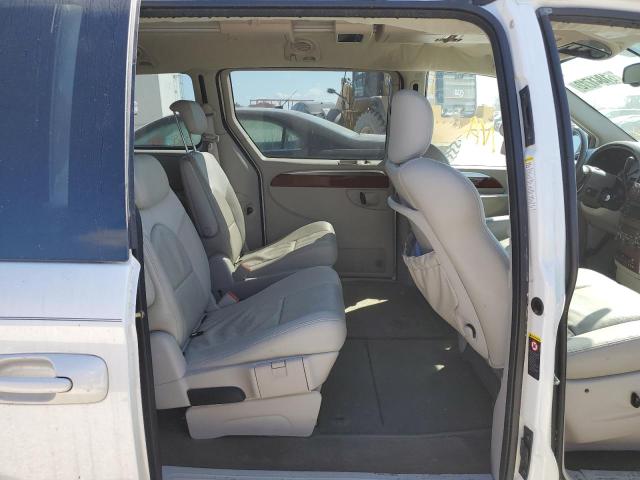 Photo 5 from auction – 2005 CHRYSLER TOWN & COU with VIN 2C8GP64L95R583519