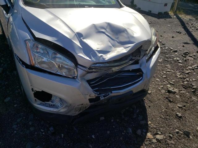 Zdjęcie 9 z aukcji – 2015 CHEVROLET TRAX LS z VIN 3GNCJKSB4FL255869