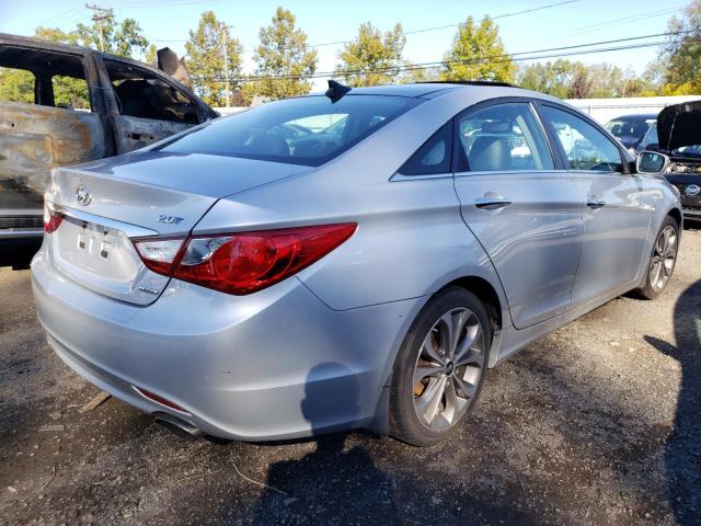 Photo 4 from auction – 2013 HYUNDAI SONATA SE with VIN 5NPEC4AB7DH659819