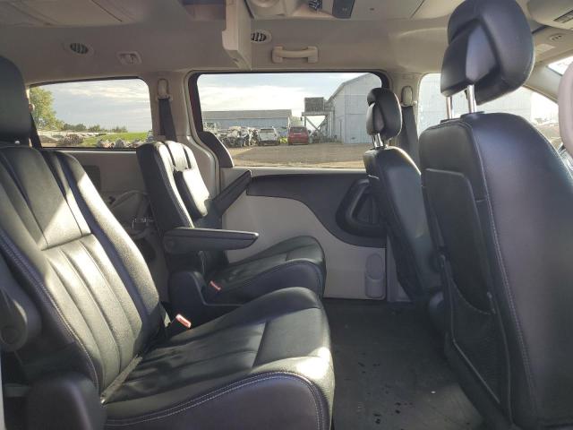 Photo 6 from auction – 2016 CHRYSLER TOWN & COU with VIN 2C4RC1BG1GR158054