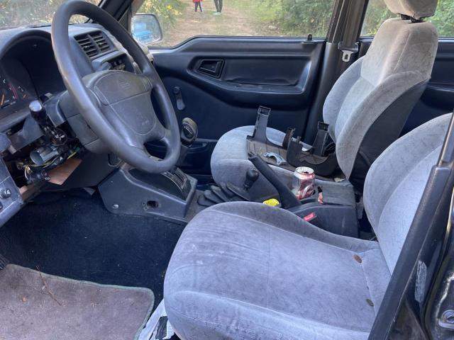 Photo 5 from auction – 1996 GEO TRACKER with VIN 2CNBJ1369T6918641
