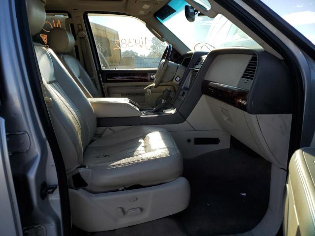 Photo 5 from auction – 2004 LINCOLN NAVIGATOR with VIN 5LMFU27R74LJ26142