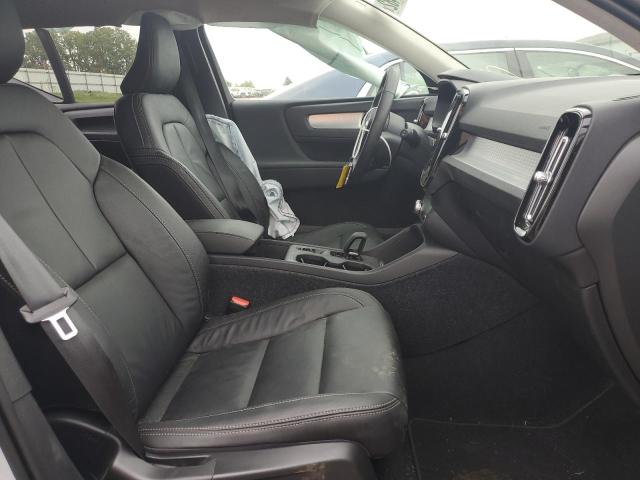 Photo 5 from auction – 2022 VOLVO XC40 T5 MO with VIN YV4162UK7N2762647