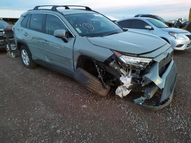 TOYOTA RAV4 XLE 2019 with VIN 2T3W1RFV1KC028274 - Photo from auction