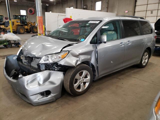 Photo 2 from auction – 2016 TOYOTA SIENNA LE with VIN 5TDKK3DC3GS752940