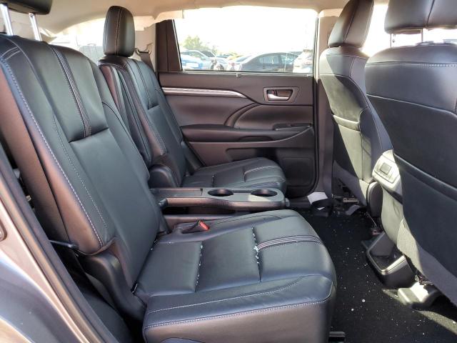 صورة رقم 6 من المزاد - 2017 TOYOTA HIGHLANDER مع VIN 5TDJZRFH3HS472245