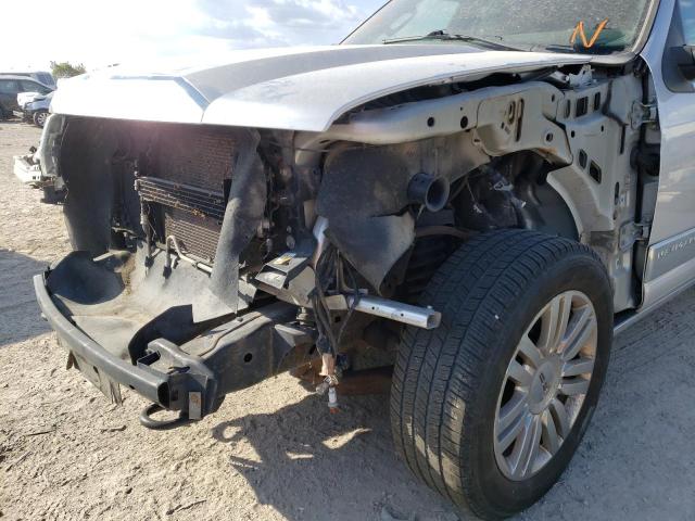 Photo 9 from auction – 2010 LINCOLN NAVIGATOR with VIN 5LMJJ2J57AEJ01492