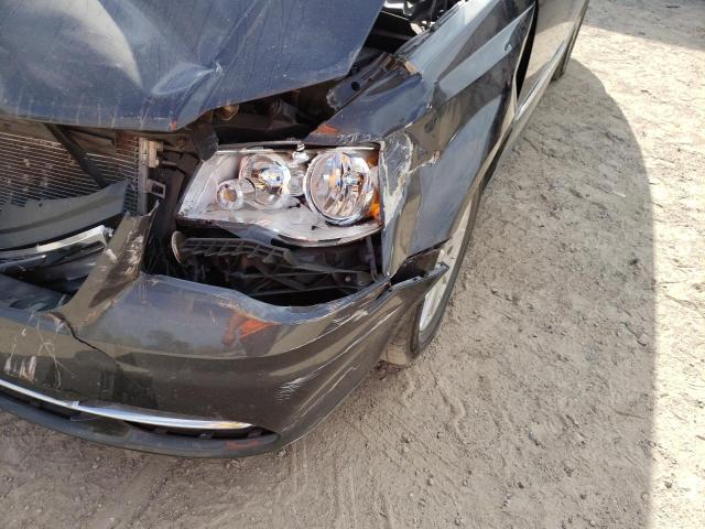 Photo 9 from auction – 2013 CHRYSLER TOWN & COU with VIN 2C4RC1BG5DR662585