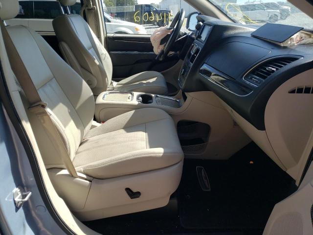 Photo 5 from auction – 2016 CHRYSLER TOWN & COU with VIN 2C4RC1CG2GR247498