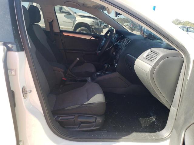 Photo 5 from auction – 2018 VOLKSWAGEN JETTA S with VIN 3VW2B7AJ4JM229831