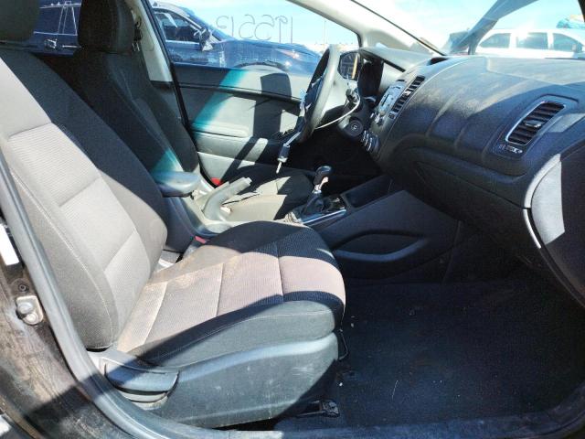 Photo 5 from auction – 2017 KIA FORTE LX with VIN 3KPFK4A77HE071609