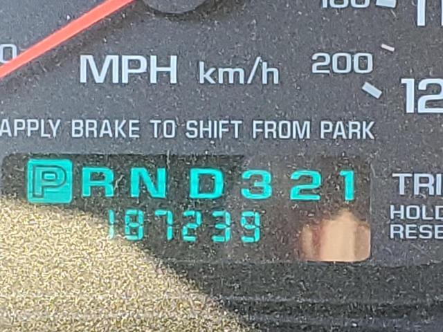 Photo 8 from auction – 2001 CHEVROLET IMPALA with VIN 2G1WF55E319102032