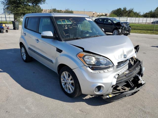 KIA SOUL + 2013 with VIN KNDJT2A62D7587793 - Photo from auction