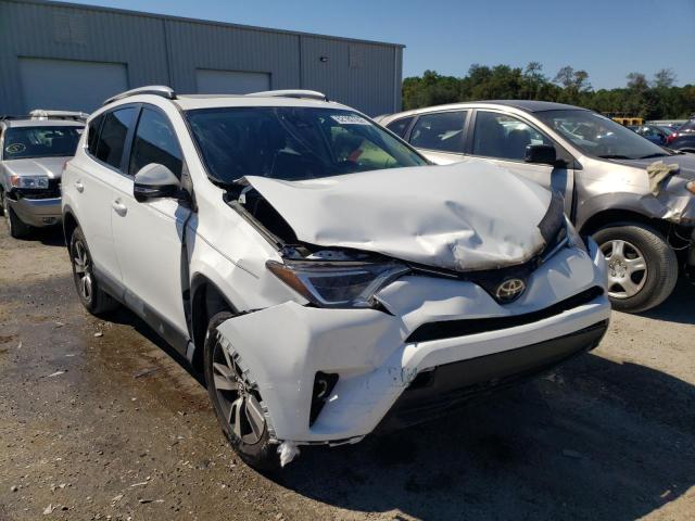 TOYOTA RAV4 XLE 2017 مع رقم تعريف المركبة JTMWFREV5HJ138317 - صورة من المزاد
