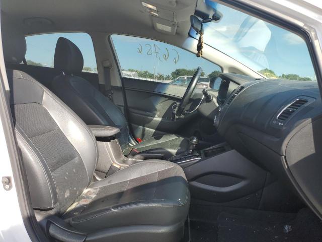Photo 5 from auction – 2017 KIA FORTE EX with VIN 3KPFL4A82HE004583