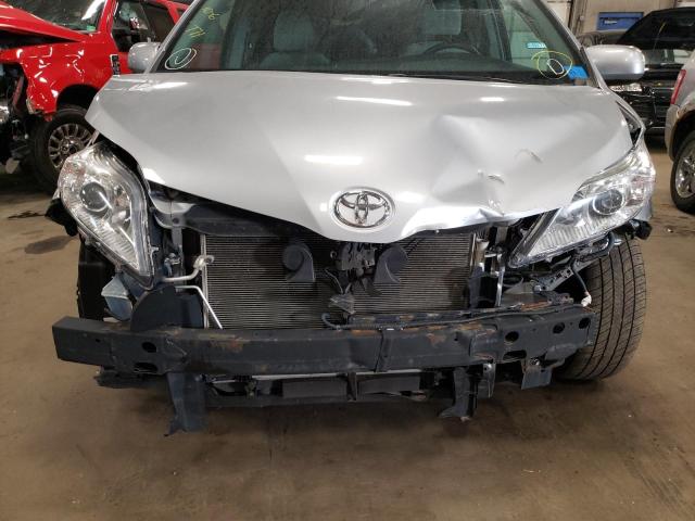 Photo 9 from auction – 2016 TOYOTA SIENNA LE with VIN 5TDKK3DC3GS752940