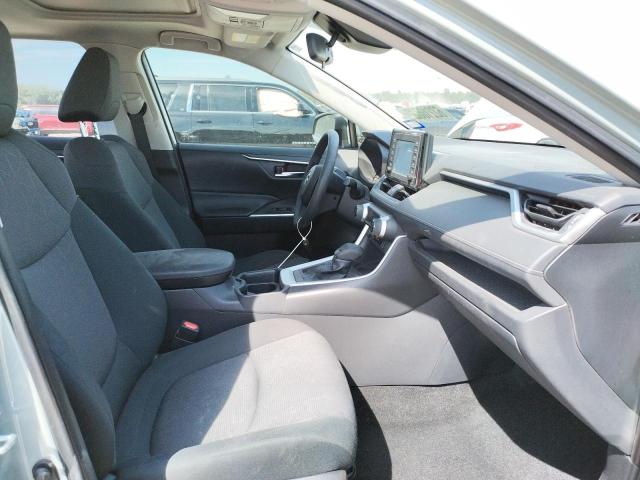 Photo 5 from auction – 2019 TOYOTA RAV4 XLE with VIN JTMW1RFVXKD513749