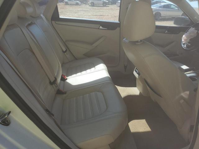 Photo 6 from auction – 2015 VOLKSWAGEN PASSAT SE with VIN 1VWBS7A37FC023042
