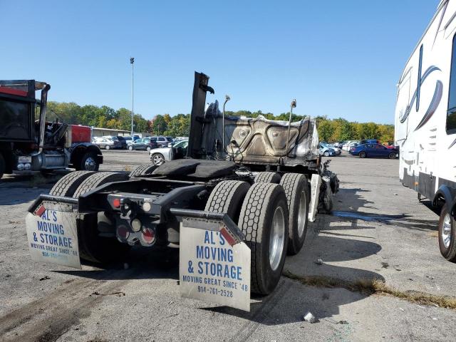 Photo 4 from auction – 2016 FREIGHTLINER CASCADIA 1 with VIN 1FUJGLD5XGLHA4066