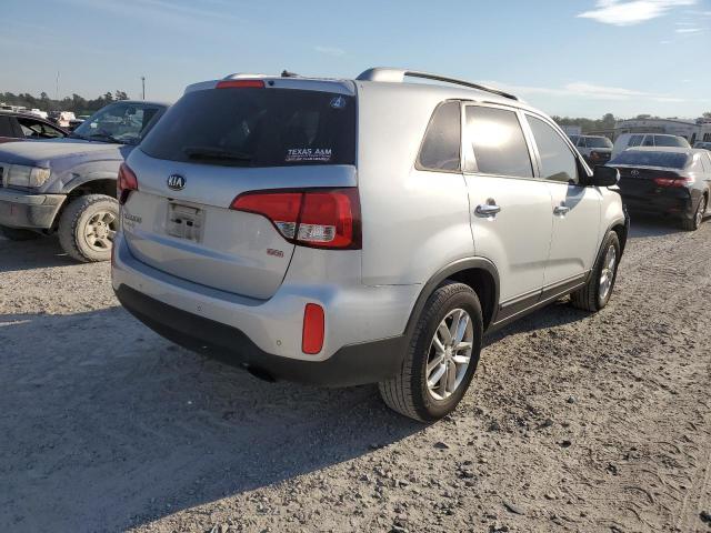 Photo 4 from auction – 2015 KIA SORENTO LX with VIN 5XYKT4A69FG626255
