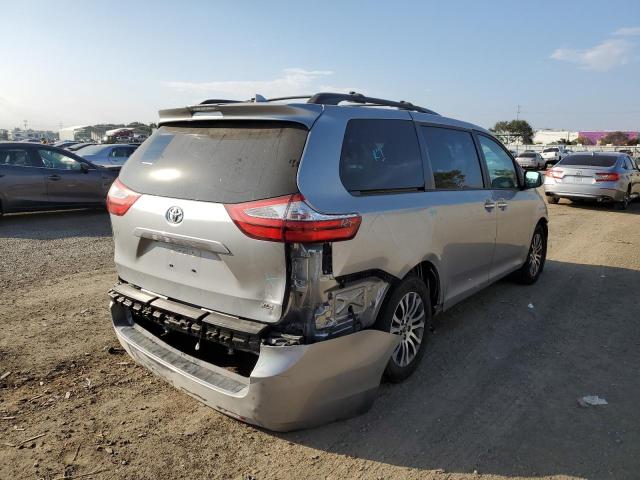Photo 4 from auction – 2018 TOYOTA SIENNA XLE with VIN 5TDYZ3DC5JS916542
