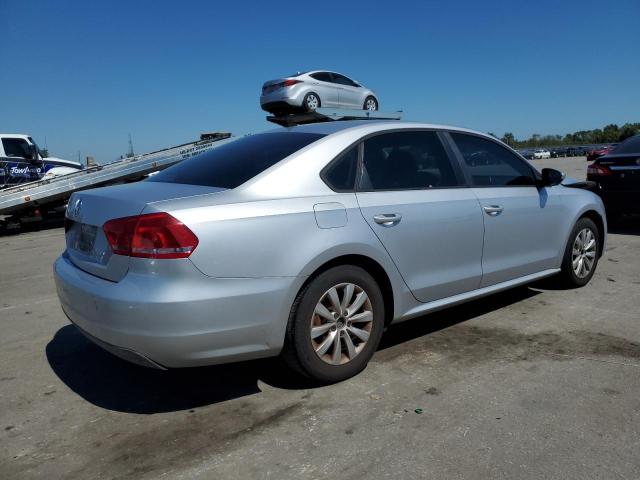Photo 4 from auction – 2012 VOLKSWAGEN PASSAT S with VIN 1VWAP7A37CC063923