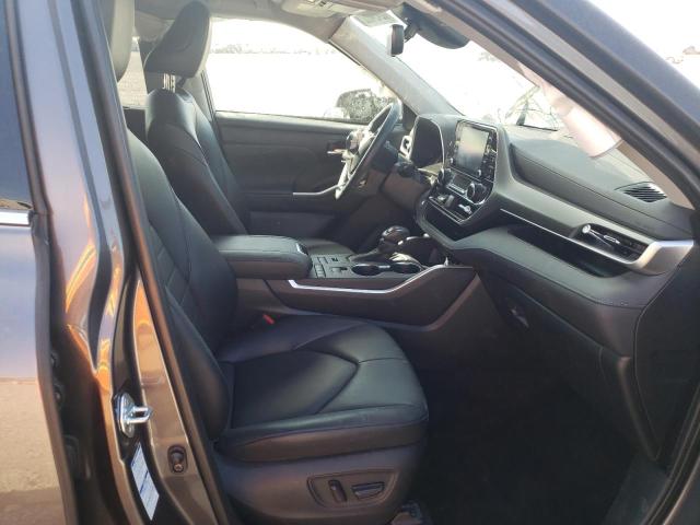 Photo 5 from auction – 2021 TOYOTA HIGHLANDER with VIN 5TDHZRBHXMS160843