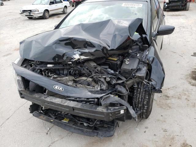Photo 9 from auction – 2017 KIA FORTE LX with VIN 3KPFK4A72HE094604