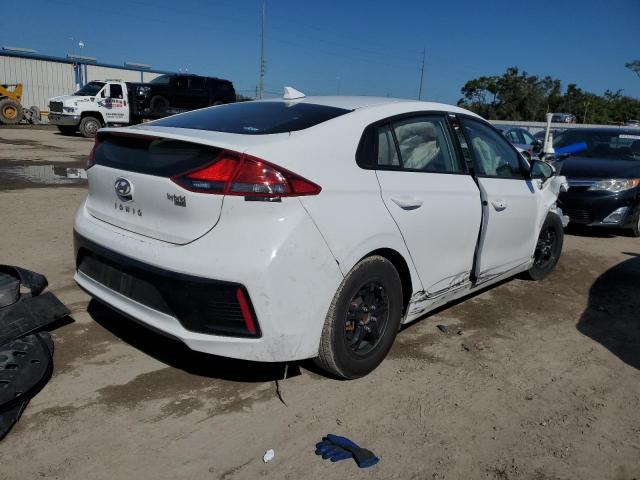 Photo 3 from auction – 2017 HYUNDAI UK with VIN KMHC65LC8HU040602