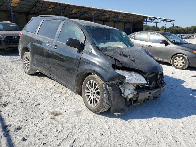 TOYOTA SIENNA XLE 2018 with VIN 5TDYZ3DC1JS945259 - Photo from auction