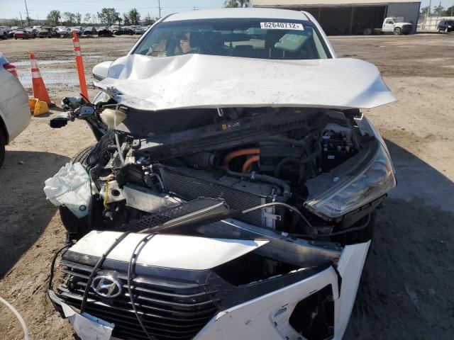 Photo 5 from auction – 2017 HYUNDAI UK with VIN KMHC65LC8HU040602